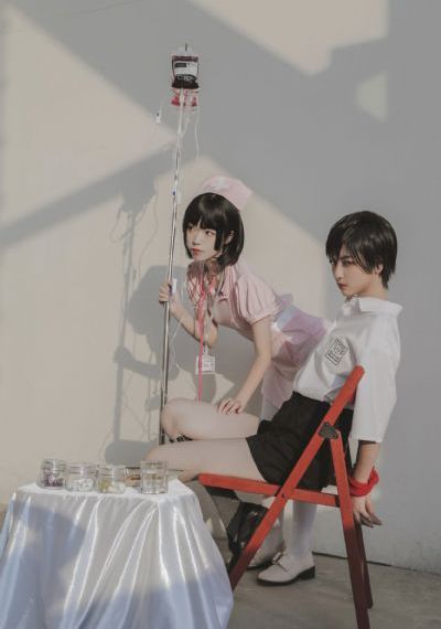女子高中部的腰姿羽毛球策驰_1080P高清免费观看