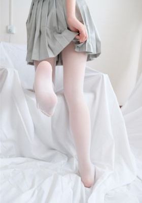 脱了她裙子摸进她的内裤亲吻动漫_HD在线播放观看